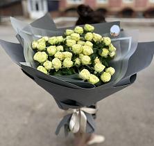 Букет Белые кустовые розы Солинеро в Краснозатонский